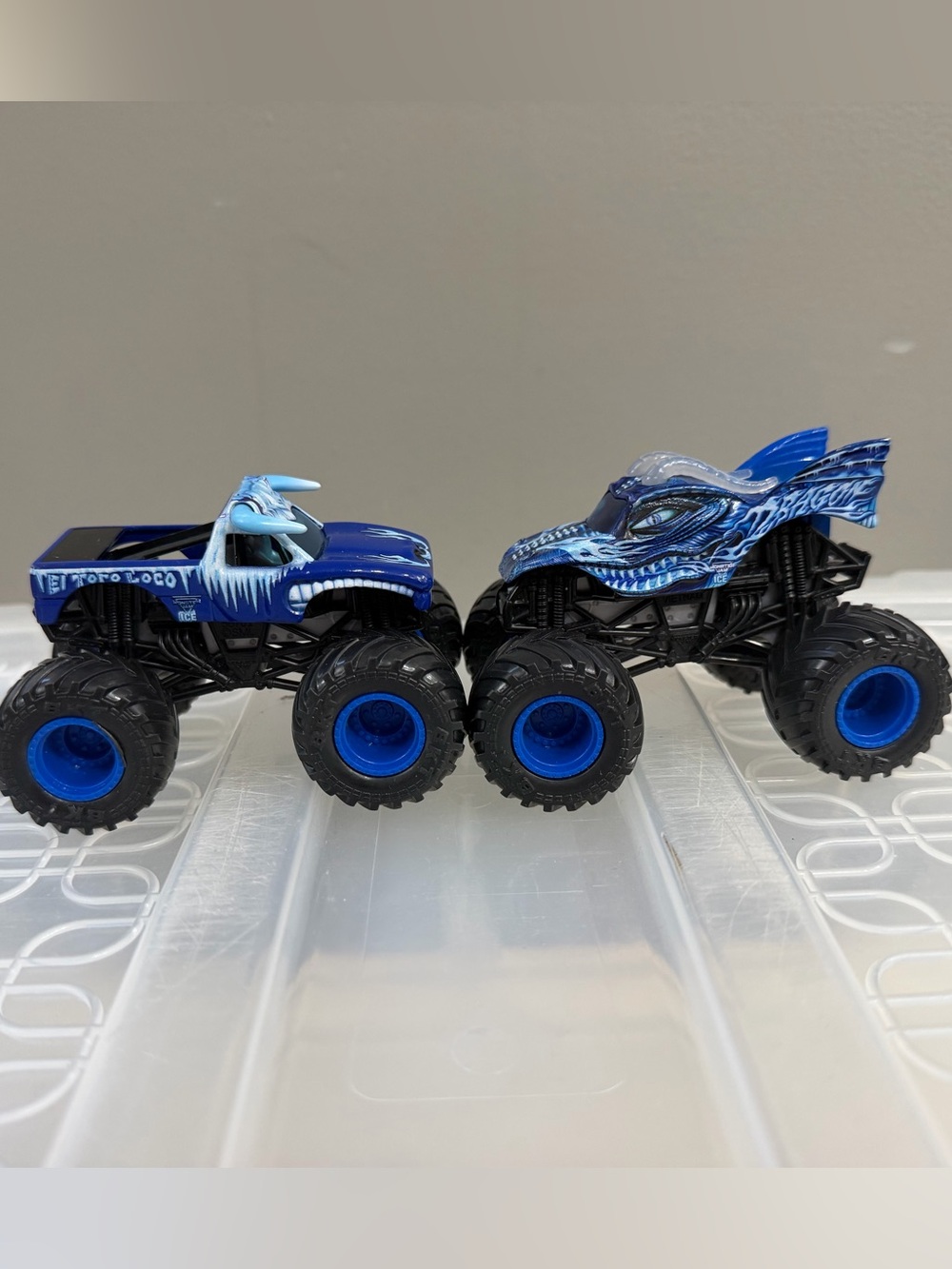 Monster Jam Ice Dragon & El Toro Loco Ice Truck 1:64 Die-Cast Truck Lot